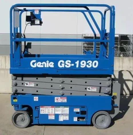 GENIE 19' SCISSOR LIFT
